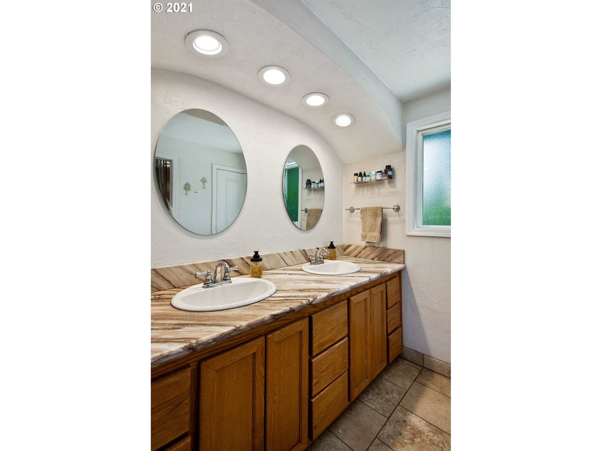 3608 Gilham Road Eugene, OR 97408 - Photo 21 of 30 Gallery Image 21