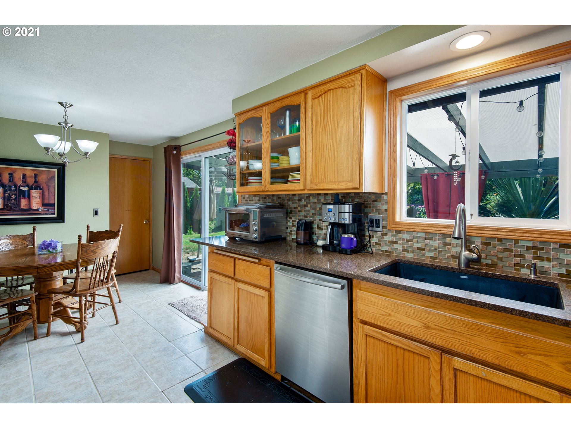 3608 Gilham Road Eugene, OR 97408 - Photo 9 of 30 Gallery Image 9
