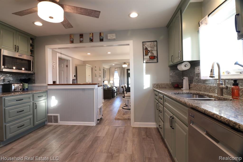 2794 Frankson Avenue Rochester Hills, MI 48307 - Photo 8 of 25