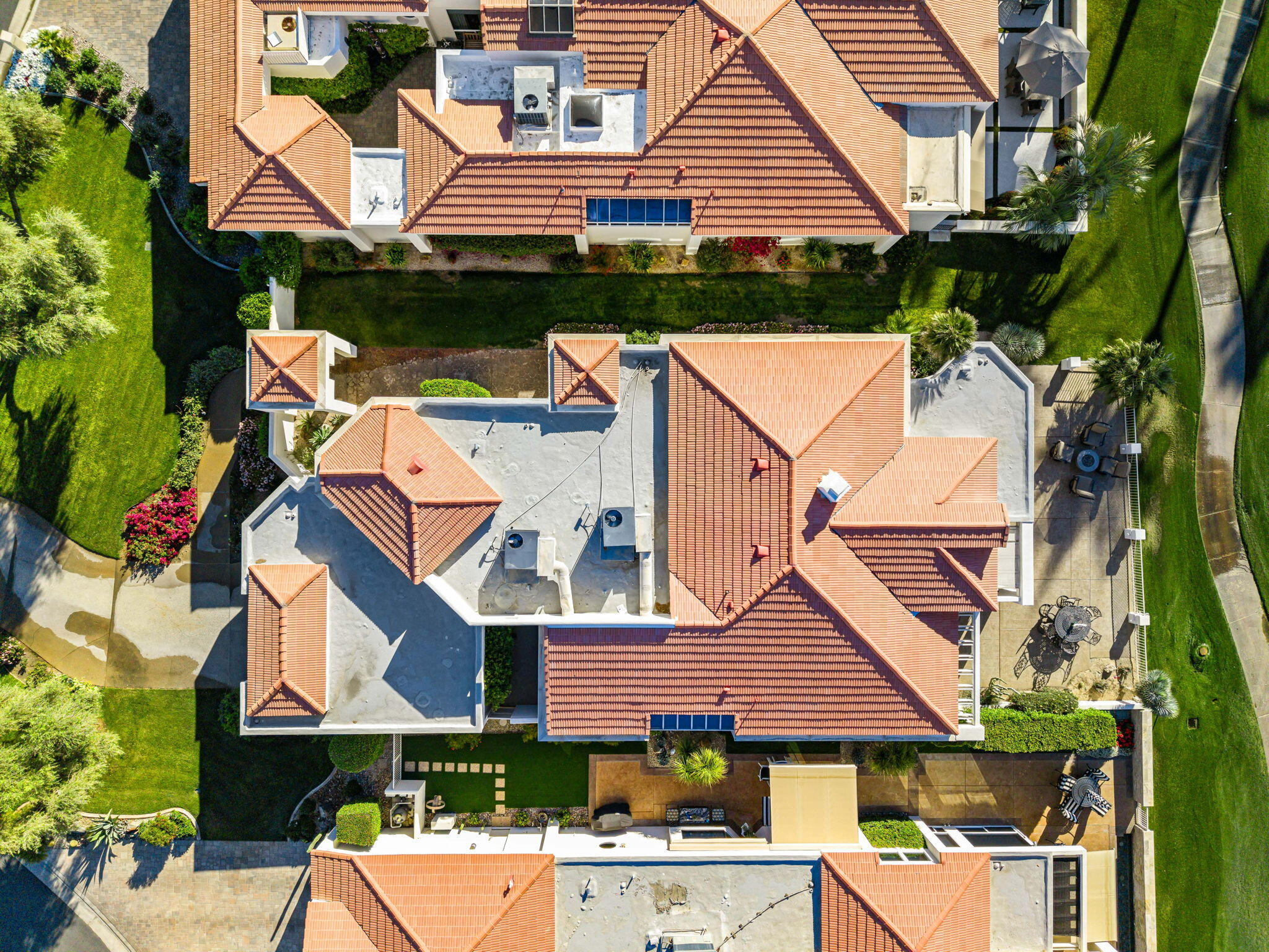 75315 St Andrews Court Indian Wells, CA 92210 - Photo 46 of 48 an aerial view of a house with a yard and balcony