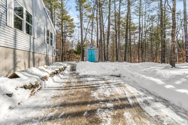 $399,000 | 25 Spring Lake Drive, Waterboro, ME 04061