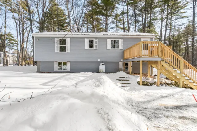 $399,000 | 25 Spring Lake Drive, Waterboro, ME 04061
