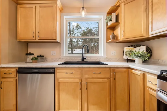 $399,000 | 25 Spring Lake Drive, Waterboro, ME 04061