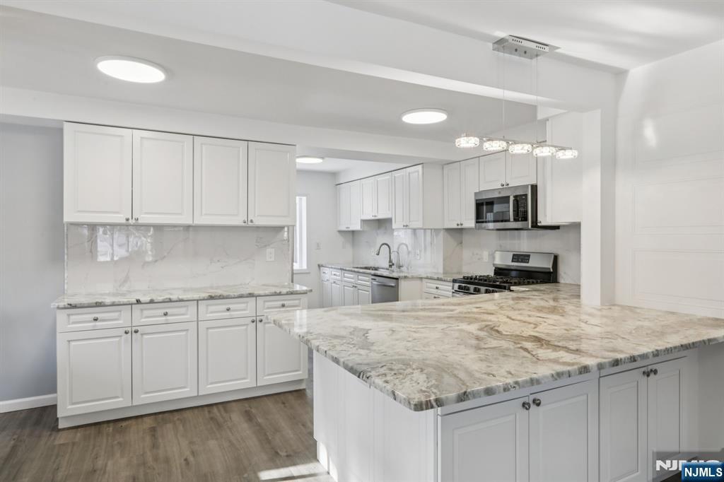 53 Forest Road Demarest, NJ 07627 - Photo 11 of 40