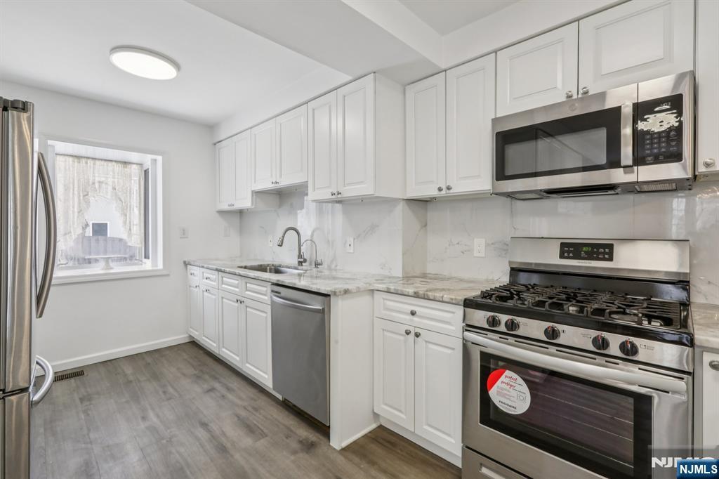 53 Forest Road Demarest, NJ 07627 - Photo 12 of 40