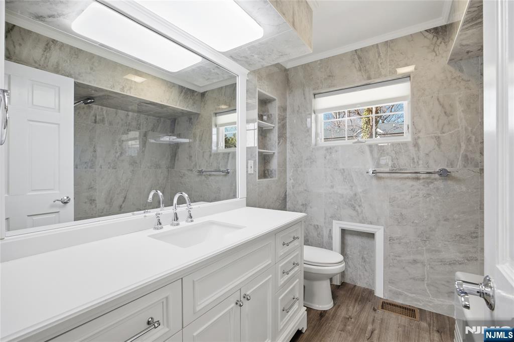 53 Forest Road Demarest, NJ 07627 - Photo 14 of 40