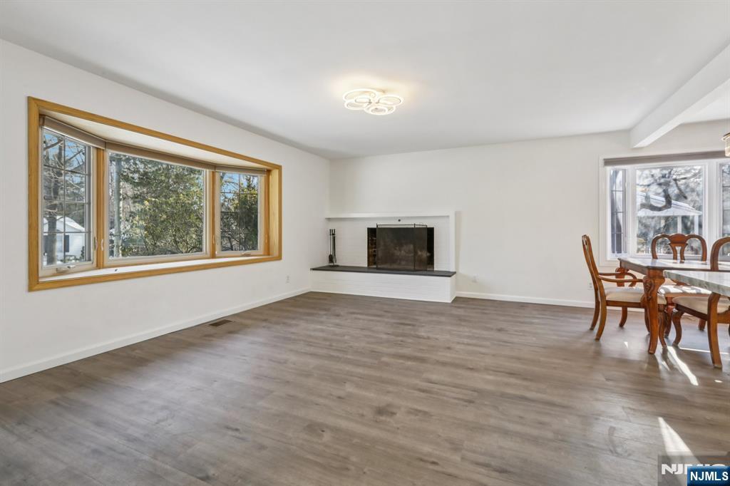 53 Forest Road Demarest, NJ 07627 - Photo 6 of 40