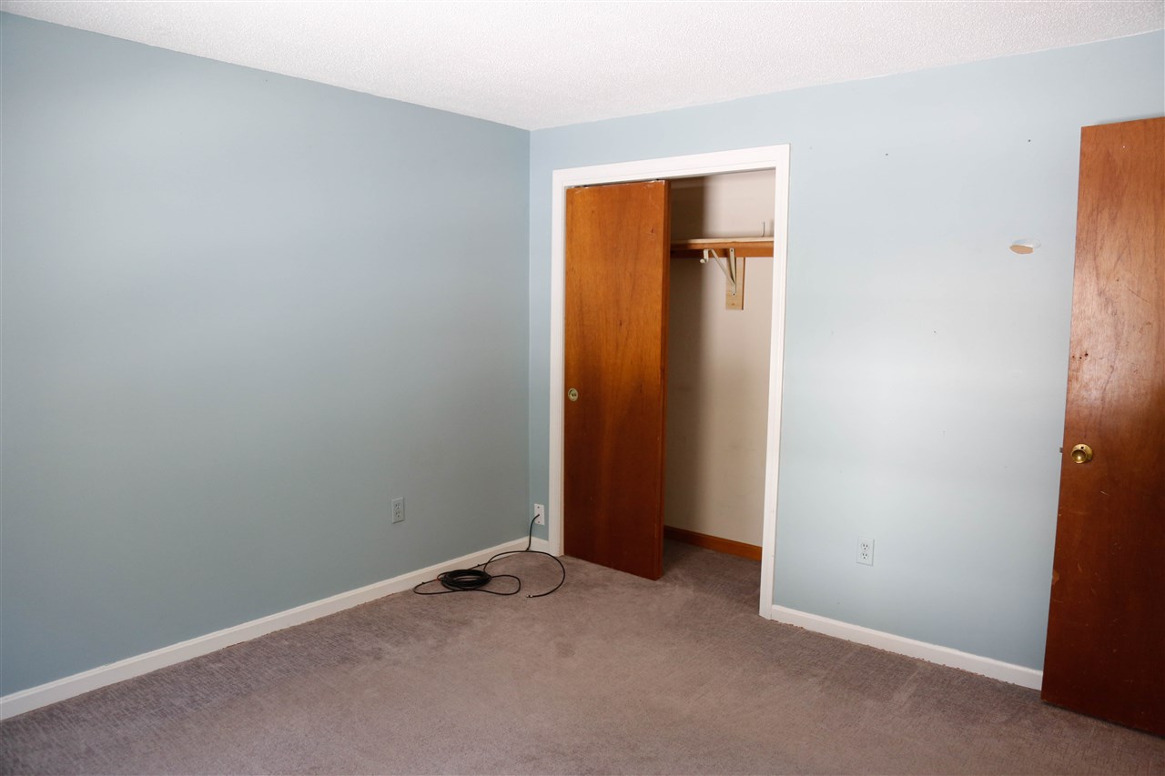 16 R Sunnyside Lane Derry, NH 03038 - Photo 6 of 9