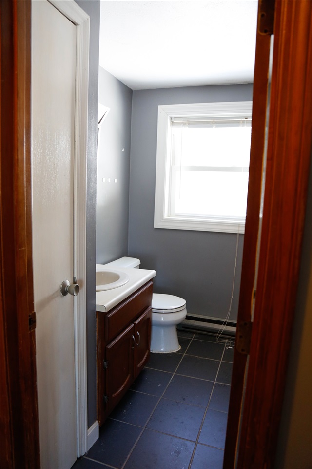 16 R Sunnyside Lane Derry, NH 03038 - Photo 8 of 9