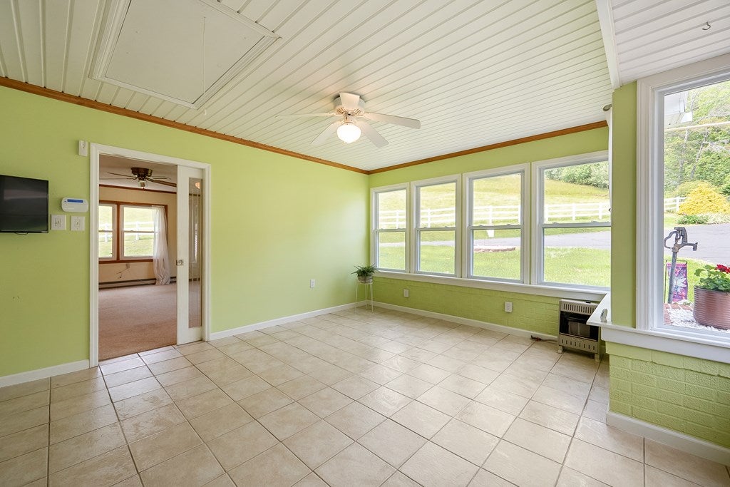 1714 Fort Chiswell Road Max Meadows, VA 24360 - Photo 24 of 100 Gallery Image 24