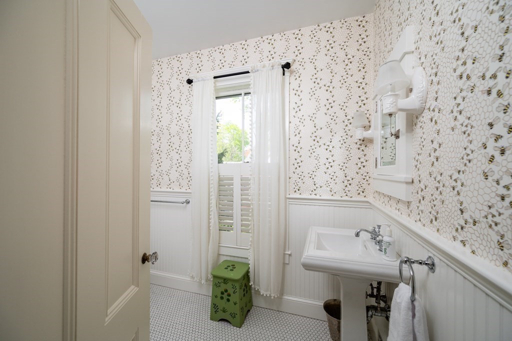 749 Main Street Hingham, MA 02043 - Photo 19 of 42