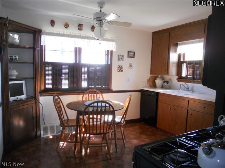 13900 Hathaway Road Garfield Heights, OH 44125 - Photo 2 of 13 Gallery Image 2