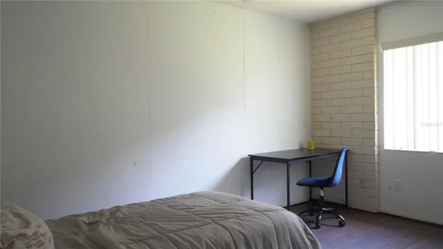 $1,295 | 1700 Southwest 16th Court, Unit J4, Gainesville, FL 32608