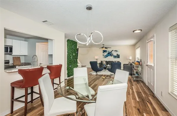 $2,600 | 3876 Island Way, St. Petersburg, FL 33705