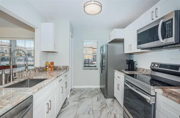 $2,600 | 3876 Island Way, St. Petersburg, FL 33705