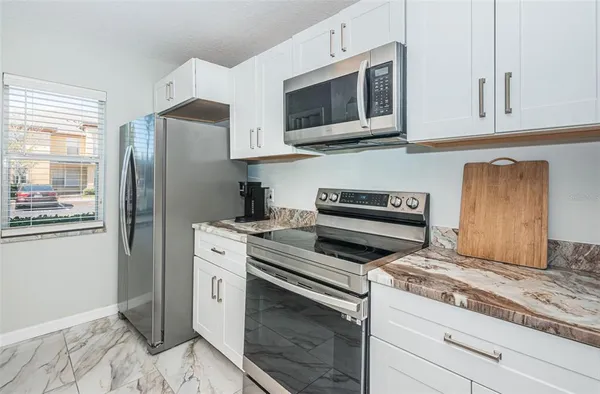 $2,600 | 3876 Island Way, St. Petersburg, FL 33705