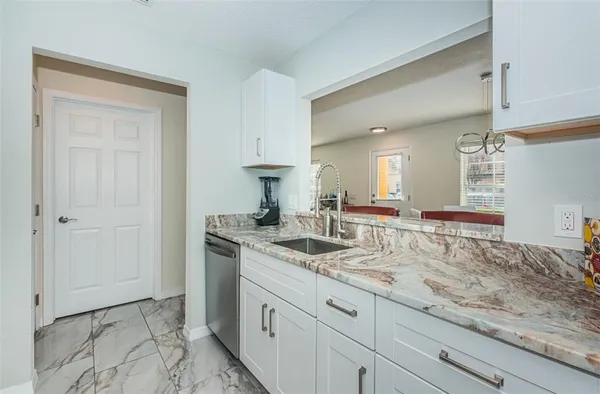 $2,600 | 3876 Island Way, St. Petersburg, FL 33705