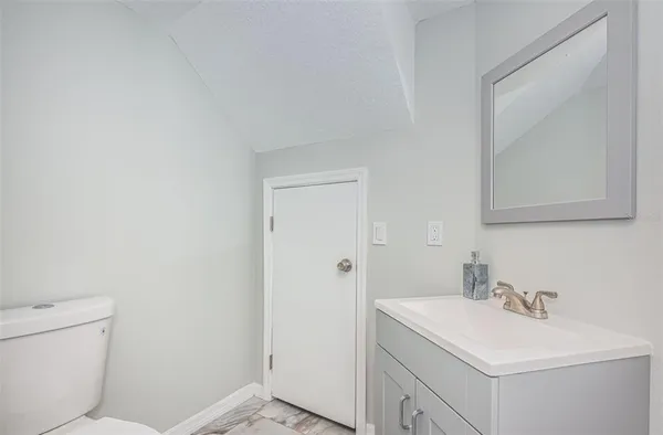 $2,600 | 3876 Island Way, St. Petersburg, FL 33705