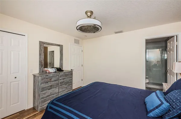 $2,600 | 3876 Island Way, St. Petersburg, FL 33705