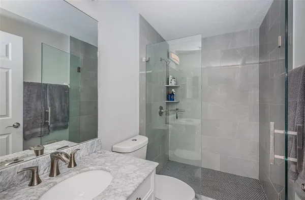 $2,600 | 3876 Island Way, St. Petersburg, FL 33705