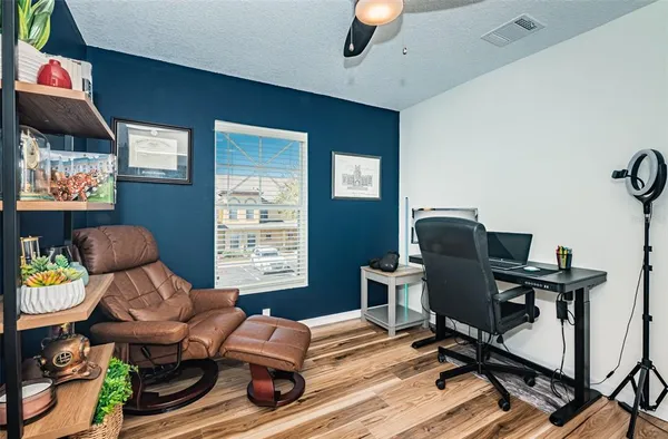 $2,600 | 3876 Island Way, St. Petersburg, FL 33705