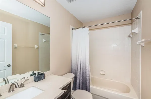 $2,600 | 3876 Island Way, St. Petersburg, FL 33705