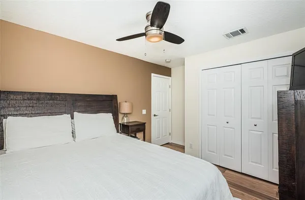 $2,600 | 3876 Island Way, St. Petersburg, FL 33705