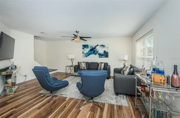 $2,600 | 3876 Island Way, St. Petersburg, FL 33705