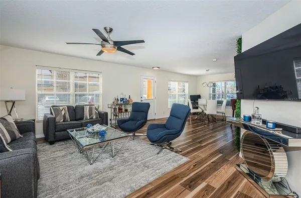 $2,600 | 3876 Island Way, St. Petersburg, FL 33705