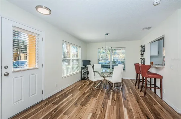 $2,600 | 3876 Island Way, St. Petersburg, FL 33705