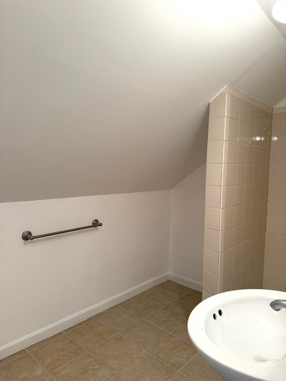 21-23 Rendall Place, Unit 2 Melrose, MA 02176 - Photo 14 of 20