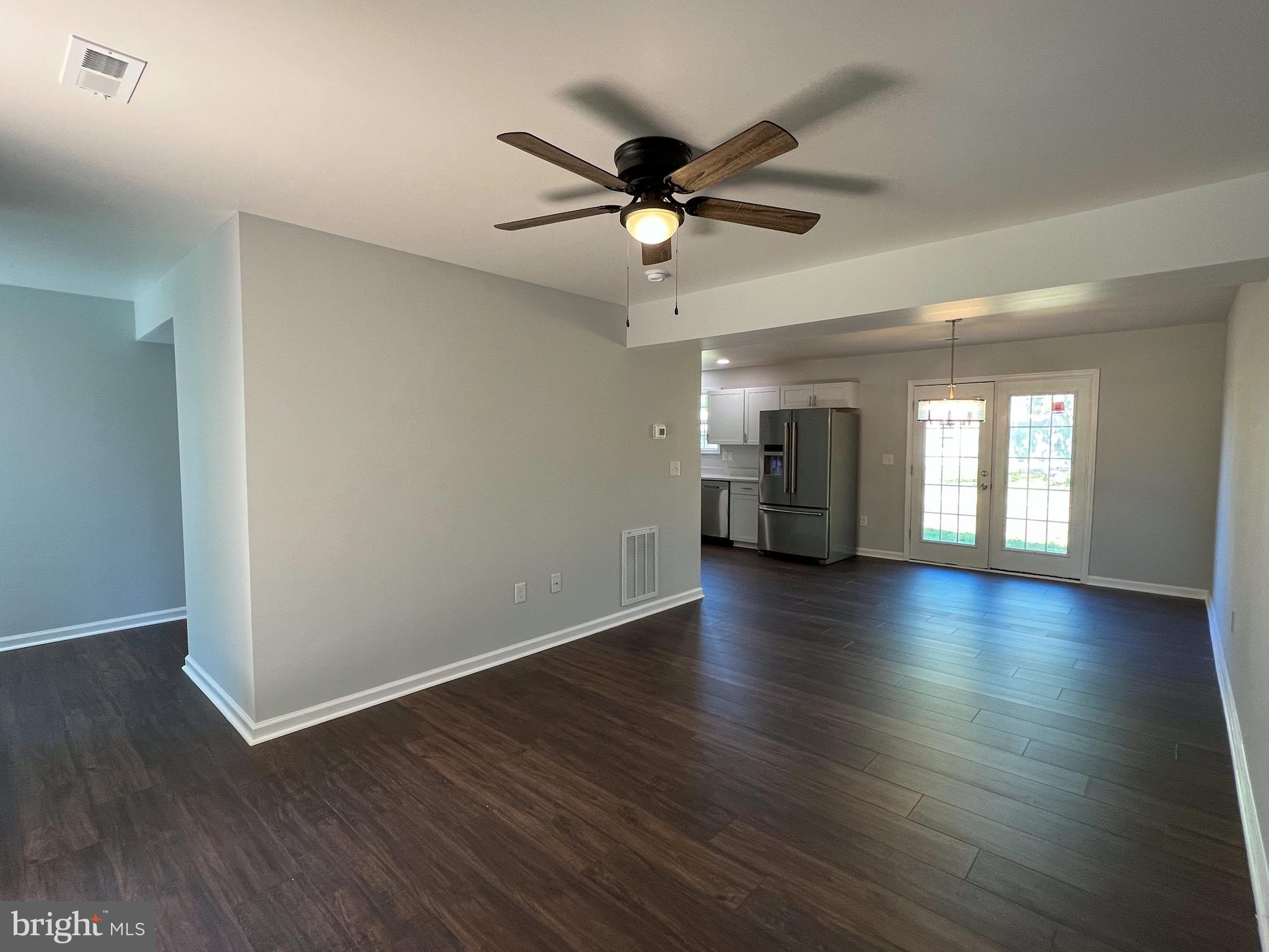 424 Wayland Road Culpeper, VA 22701 - Photo 12 of 56 Main living area
