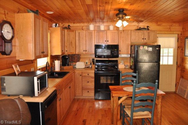 2124 Buck Mountain Road Purlear, NC 28665 - Photo 5 of 22