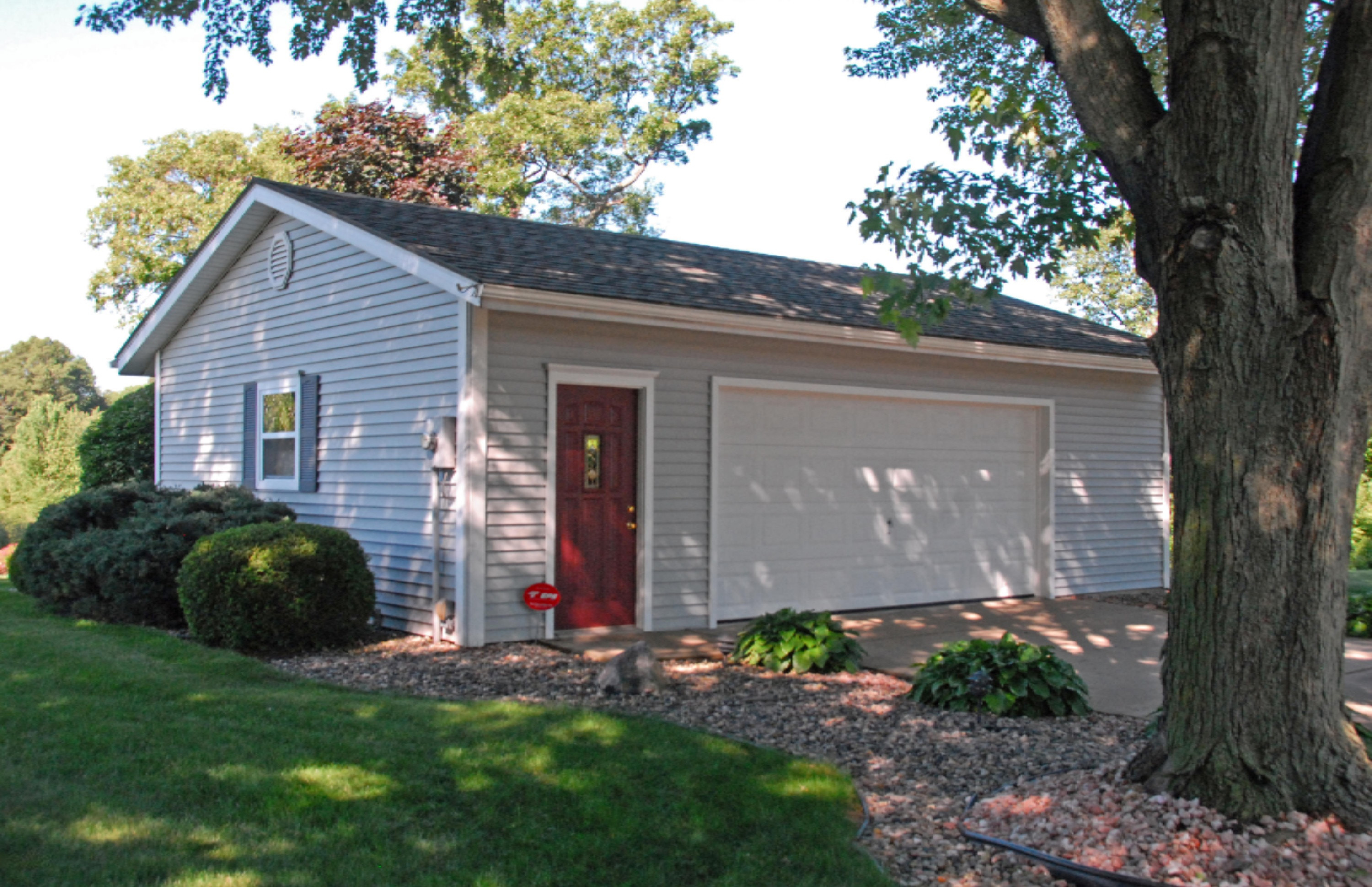 17156 Michigan Avenue Three Rivers, MI 49093 - Photo 4 of 47 Heated Garage