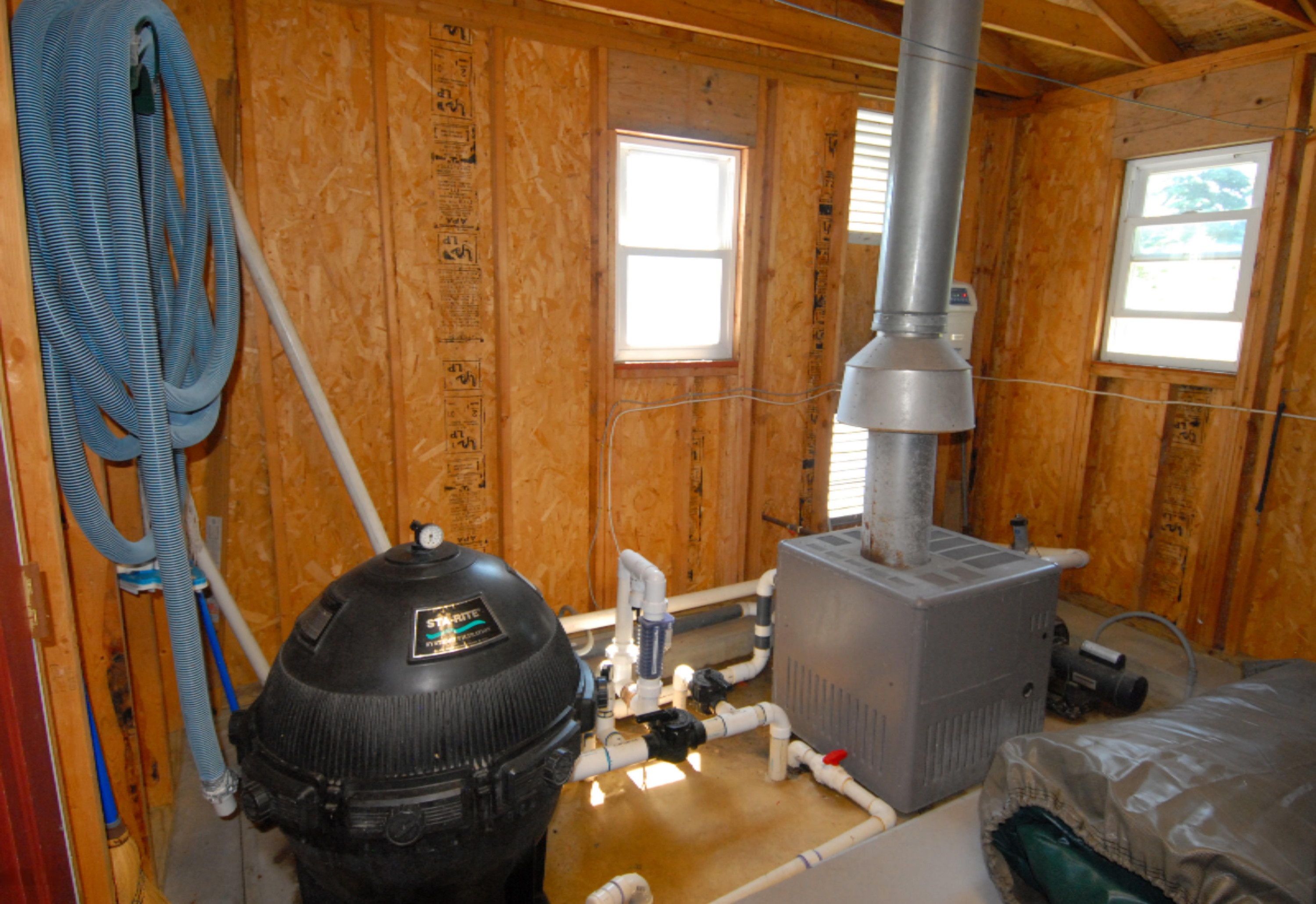 17156 Michigan Avenue Three Rivers, MI 49093 - Photo 41 of 47 Pool House storage