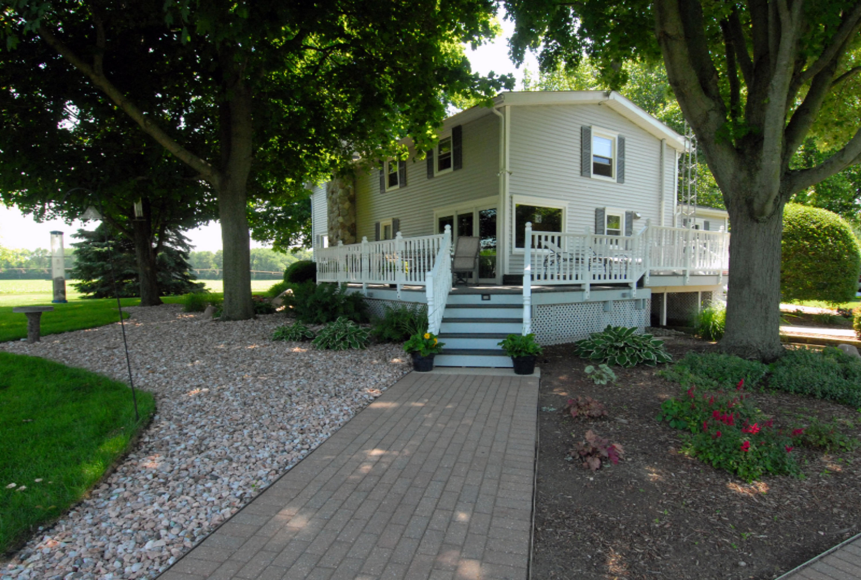 17156 Michigan Avenue Three Rivers, MI 49093 - Photo 45 of 47 Approaching Deck