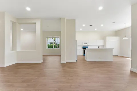 $1,100,000 | 1112 Skylark Drive, Weston, FL 33327