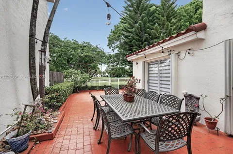 $560,000 | 14930 Southwest 104th Street, Unit 27, Miami, FL 33196