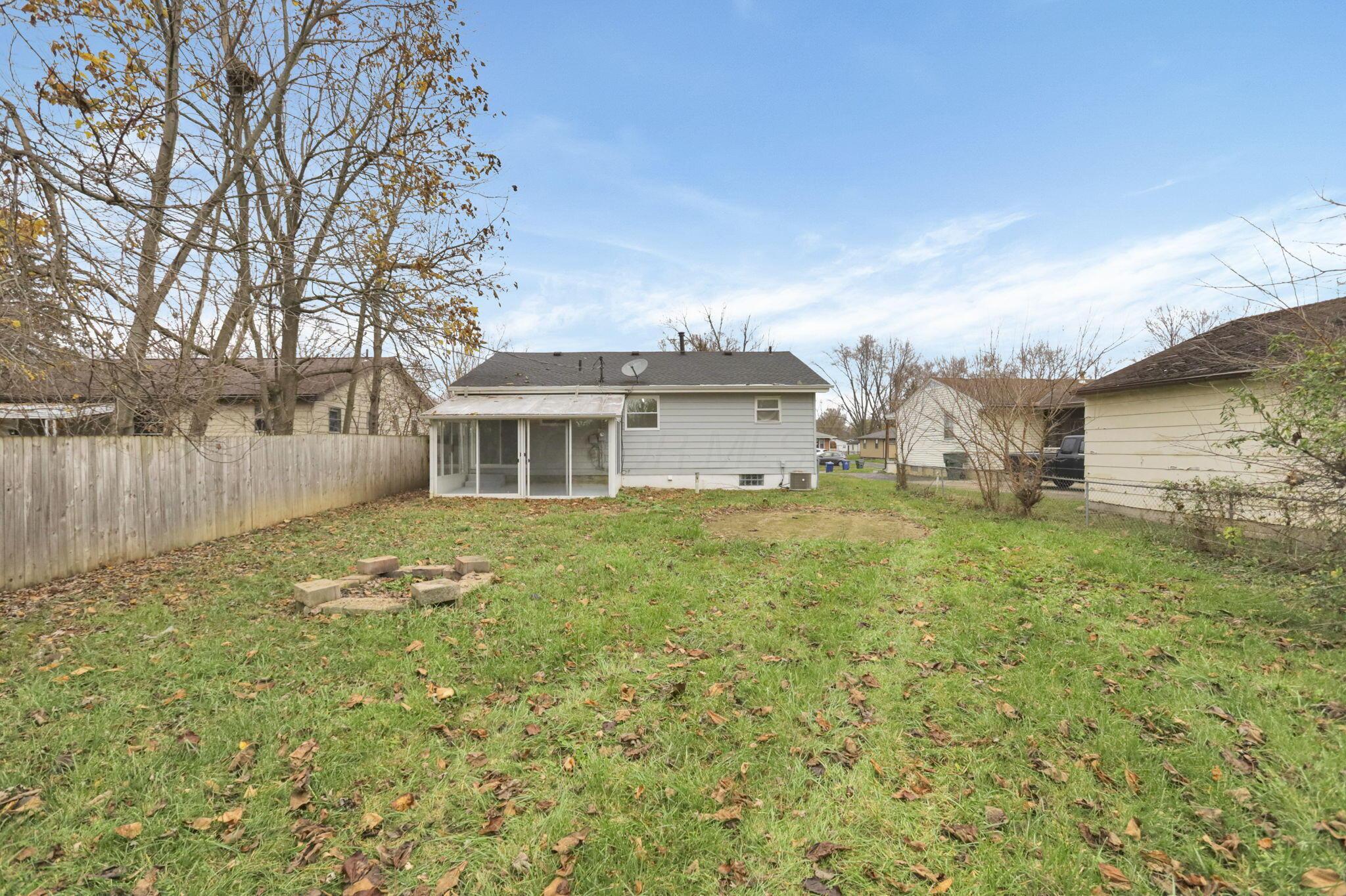 2025 Case Road Columbus, OH 43224 - Photo 27 of 33 7-web-or-mls-IMG_1596