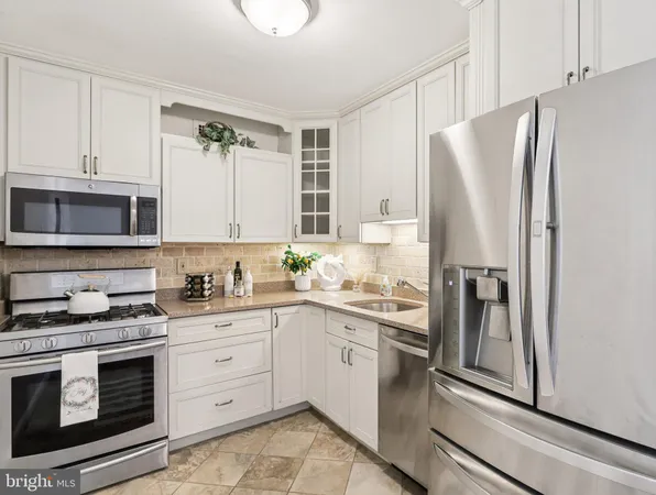 $2,950 | 4977 Battery Lane, Unit 1610, Bethesda, MD 20814