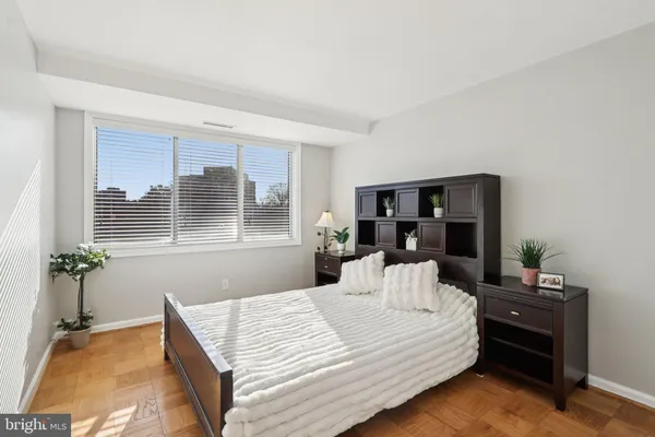 $2,950 | 4977 Battery Lane, Unit 1610, Bethesda, MD 20814