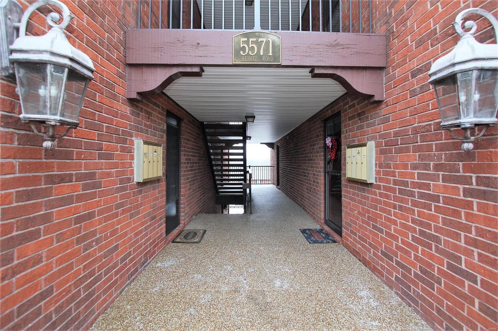 5571 Heintz Road, Unit 4 St. Louis, MO 63129 - Photo 14 of 15 Gallery Image 14
