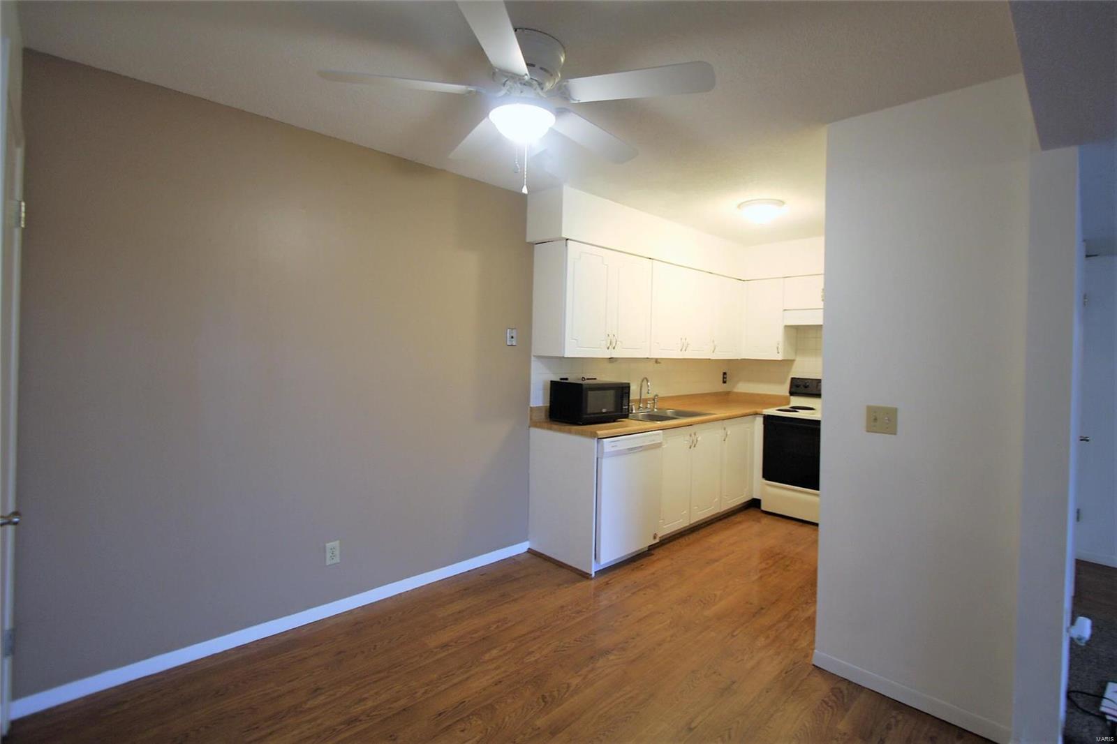 5571 Heintz Road, Unit 4 St. Louis, MO 63129 - Photo 5 of 15 Gallery Image 5