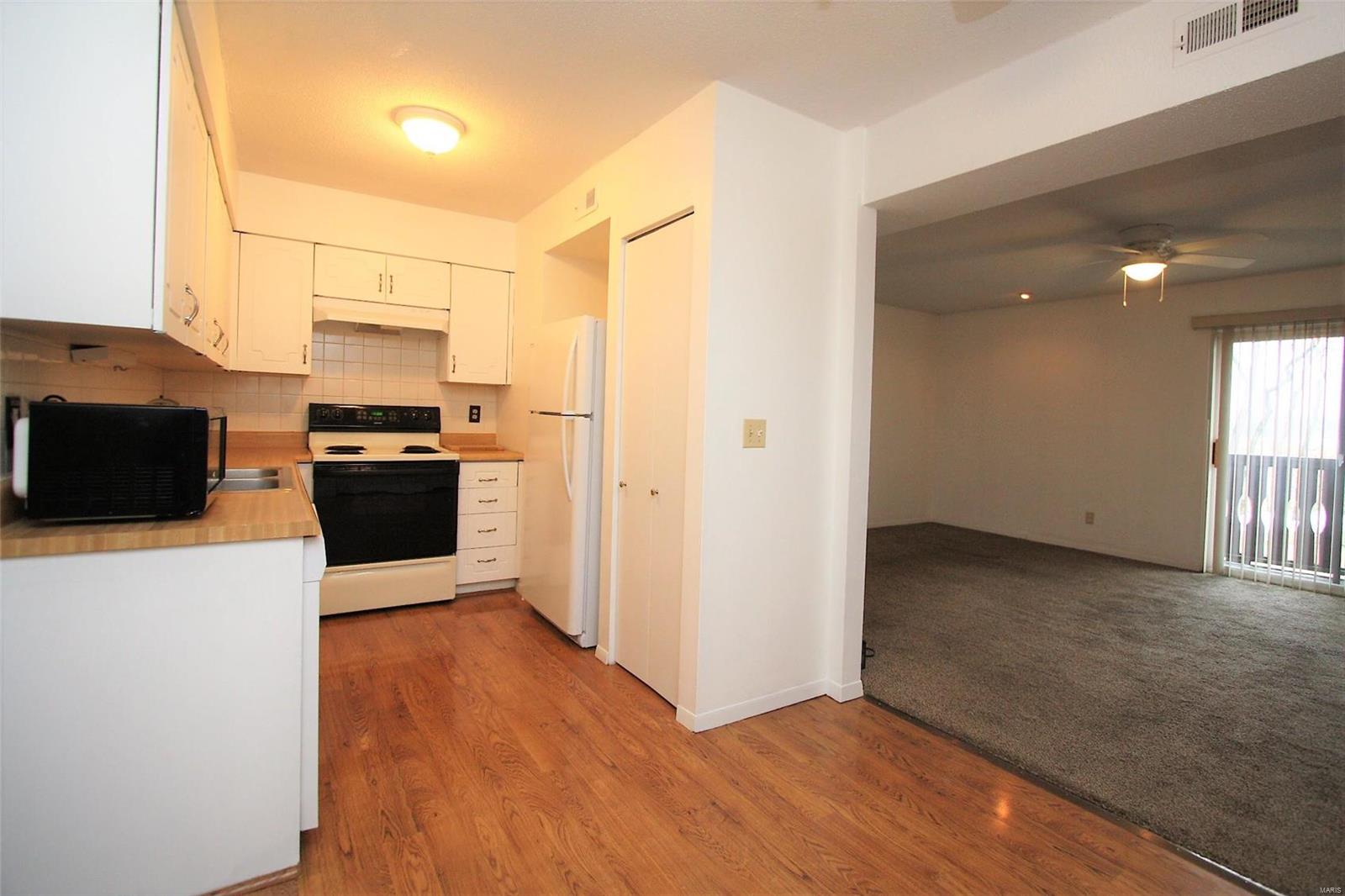 5571 Heintz Road, Unit 4 St. Louis, MO 63129 - Photo 6 of 15 Gallery Image 6