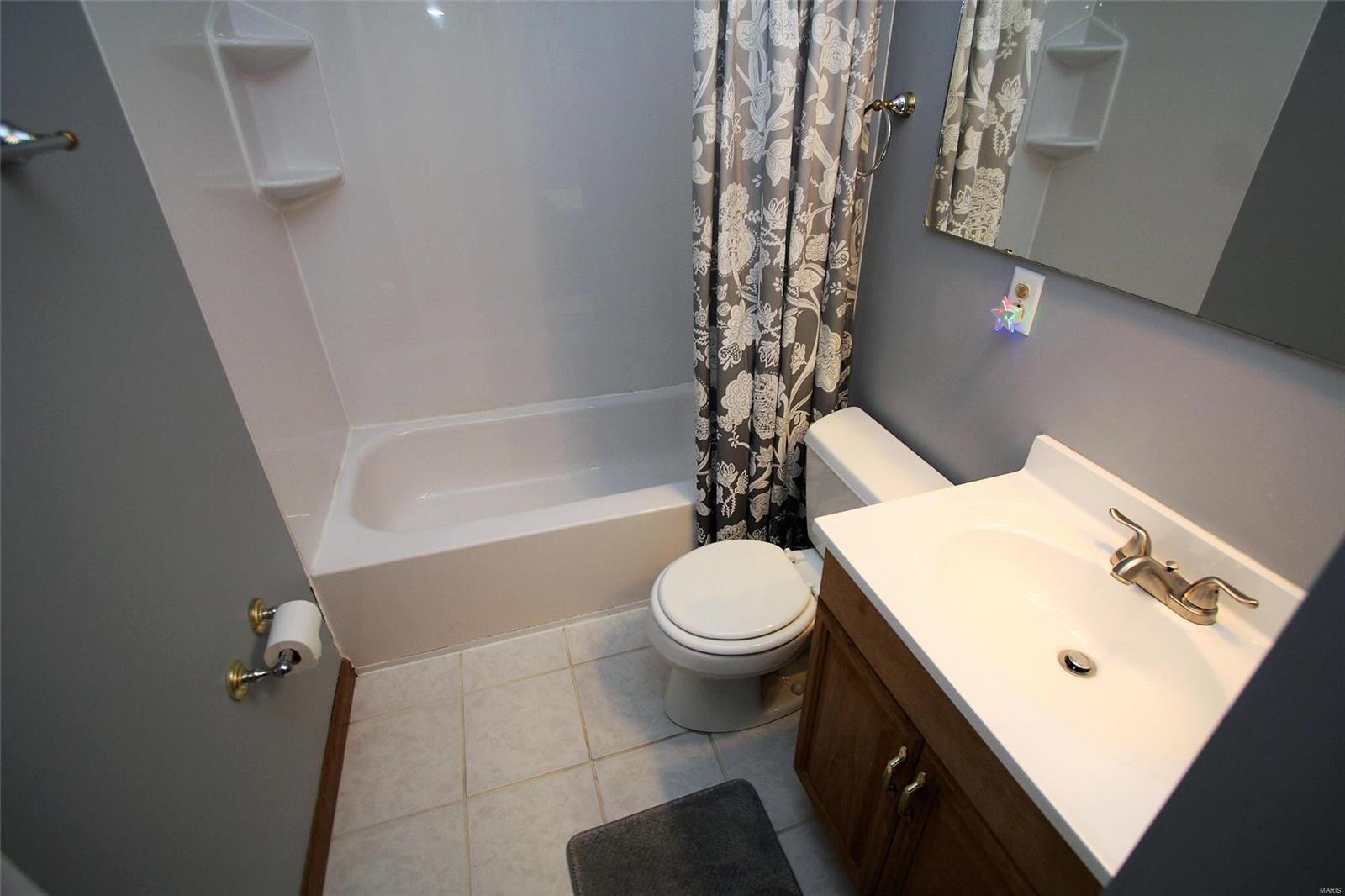 5571 Heintz Road, Unit 4 St. Louis, MO 63129 - Photo 8 of 15 Gallery Image 8
