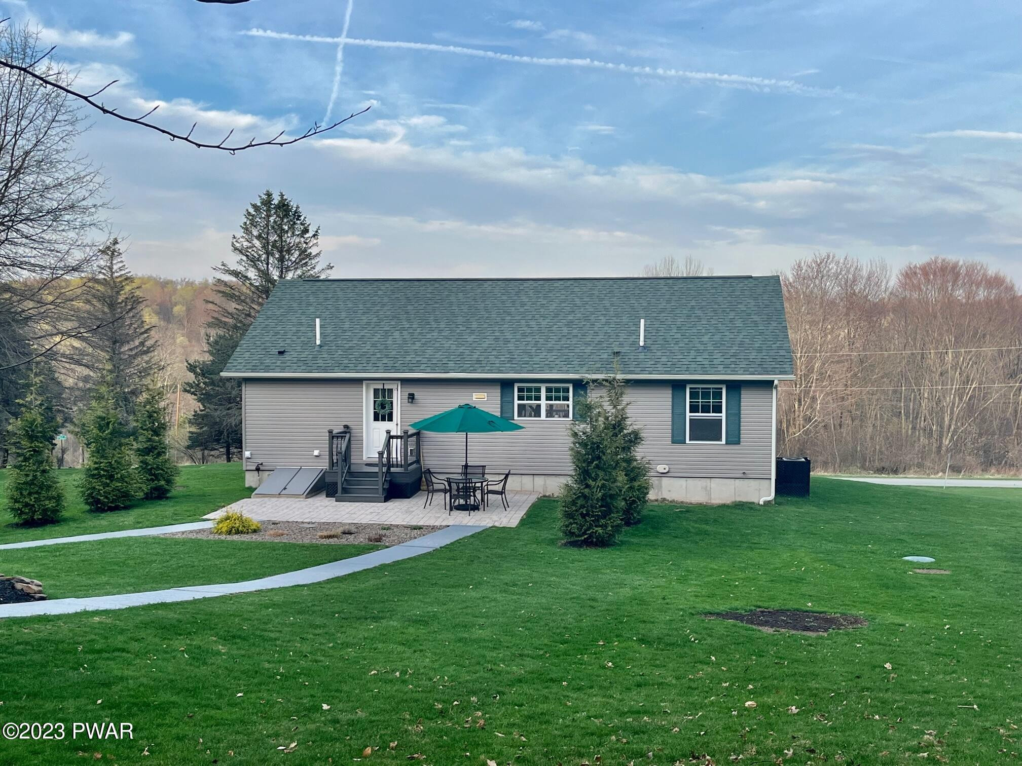 740 Hemlock Road Waymart, PA 18472 - Photo 5 of 39