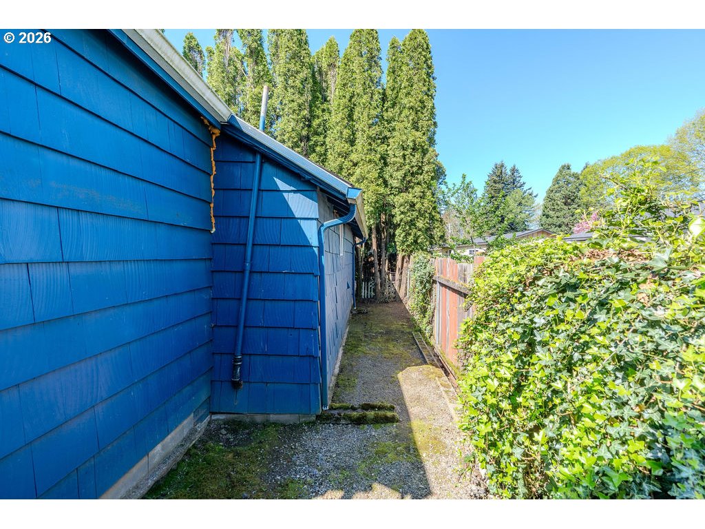 105 Northwest 13th Street Gresham, OR 97030 - Photo 18 of 45 a view of a backyard