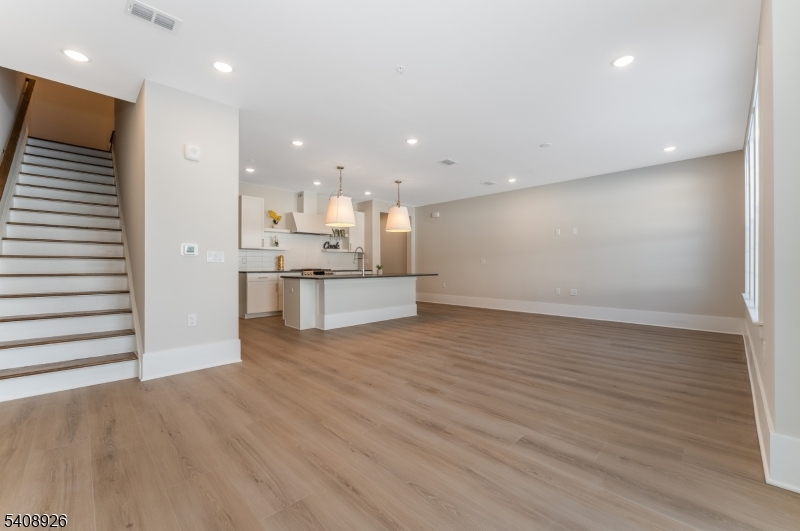 175 Jasmine Drive Warren, NJ 07059 - Photo 12 of 20