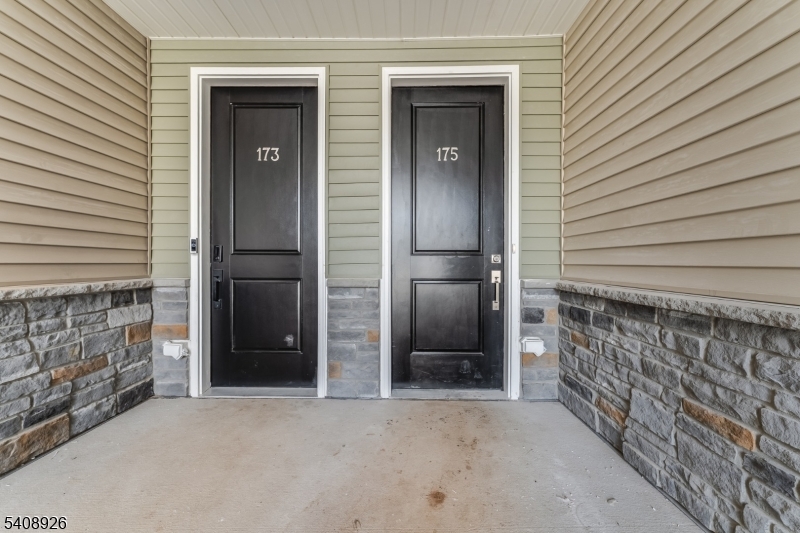 175 Jasmine Drive Warren, NJ 07059 - Photo 3 of 20