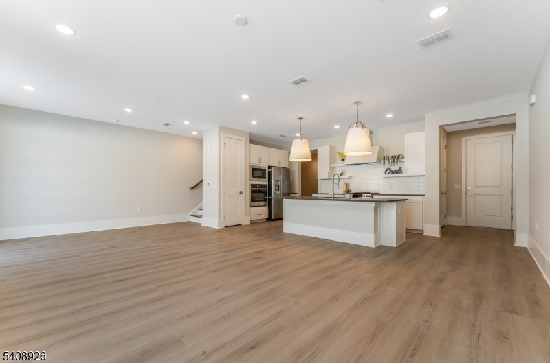 175 Jasmine Drive Warren, NJ 07059 - Photo 7 of 20